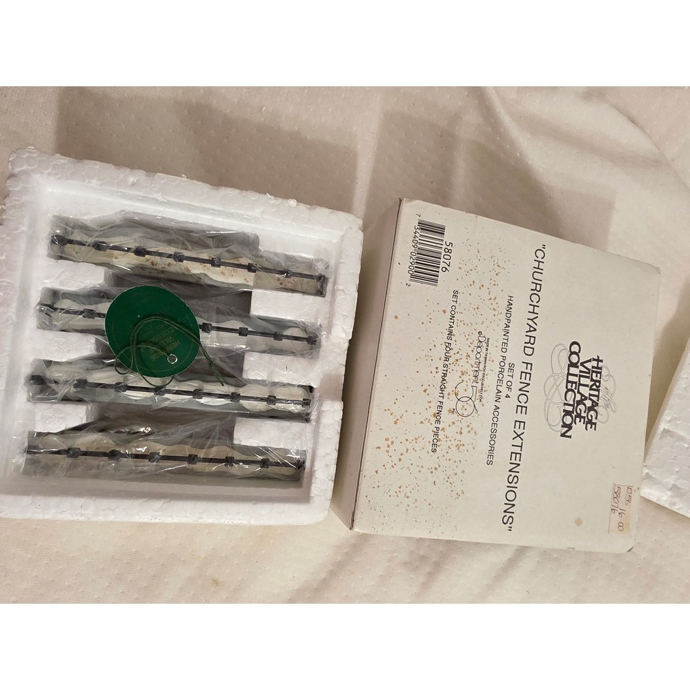 Department 56 Heritage Village Churchyard Fence Extensions 58076 Set of 4 Boxed
